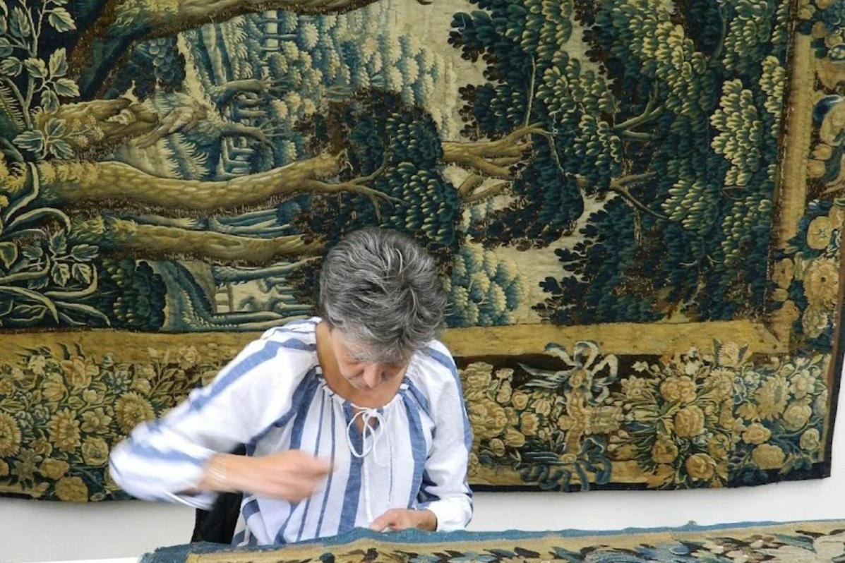 Tapisserie d'Aubusson et tenture murale — atelier L'Art de la Restauration